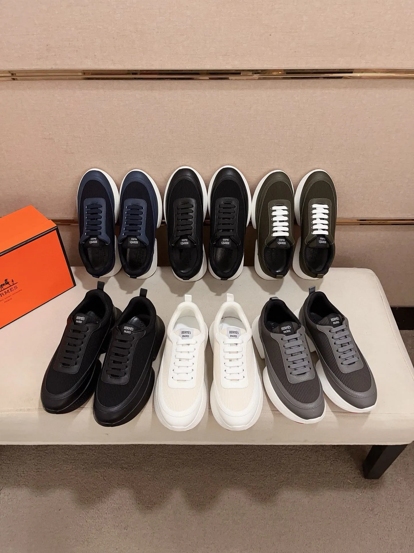 Men's clothing and shoes💰: 440💰《HERMES》【Classic original single version】Hermès; top 🔝purchasing agent🔍🔍men's latest 🇺🇸 counter sales simultaneously, imported from Italy original ▲▲cowhide ▲▲ (high-end, nobility, class) ) Exquisite workmanship (Italian 🇮🇹 imported water-dyed 🐂 cowhide lining) sole: original sole provided by the original factory, ⚠️exclusive double-layer activity·TPR·rubber·combined molded outsole; super comfortable·wear-resistant·non-slip·environmental protection The real thing is more beautiful if you take the real thing (high quality, follow the order). You can enter and exit the counter at will * Number of yards: 38-44 (45 can be customized and cannot be returned or exchanged)